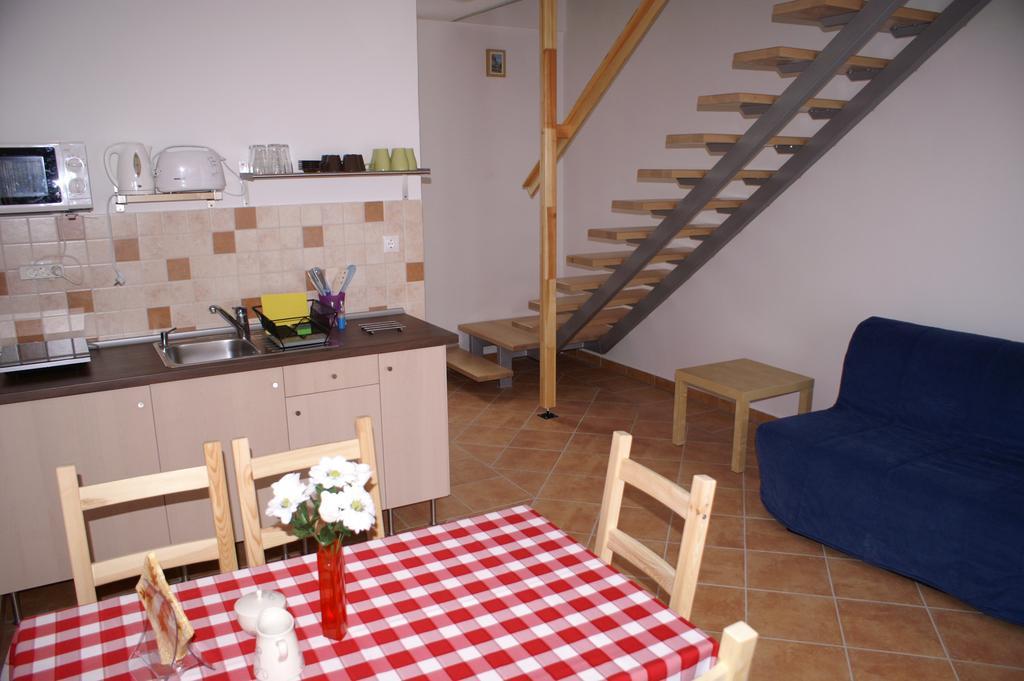 Oeregtoelgy Panzio Hotell Csongrád Rum bild