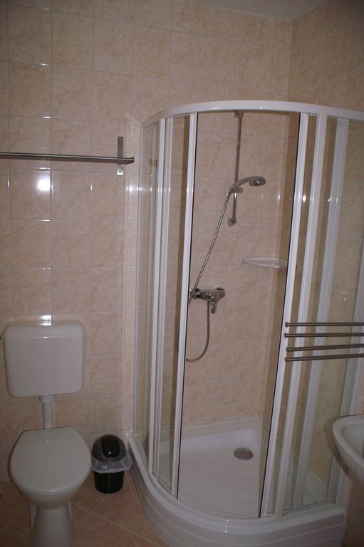 Oeregtoelgy Panzio Hotell Csongrád Rum bild