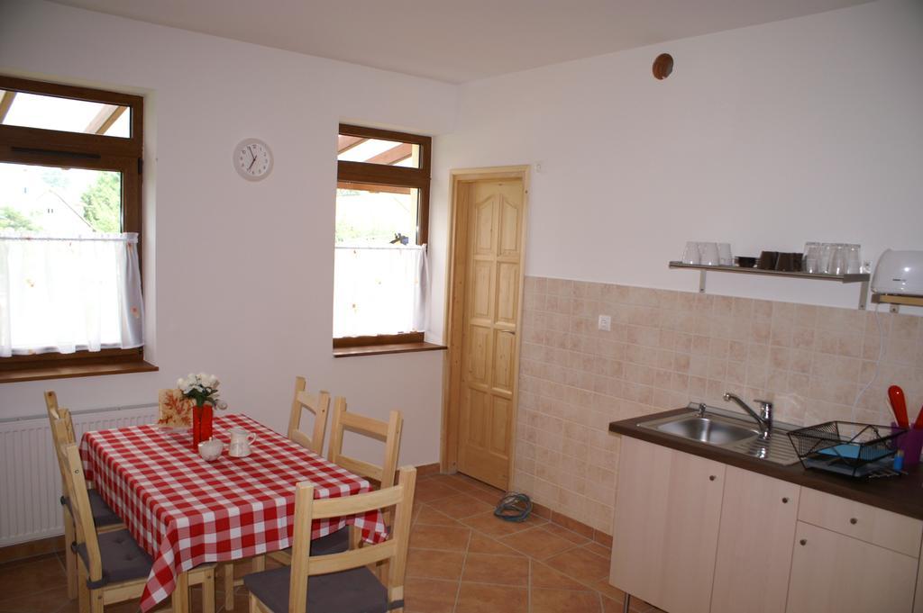 Oeregtoelgy Panzio Hotell Csongrád Rum bild