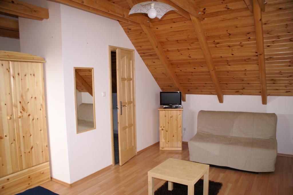 Oeregtoelgy Panzio Hotell Csongrád Rum bild